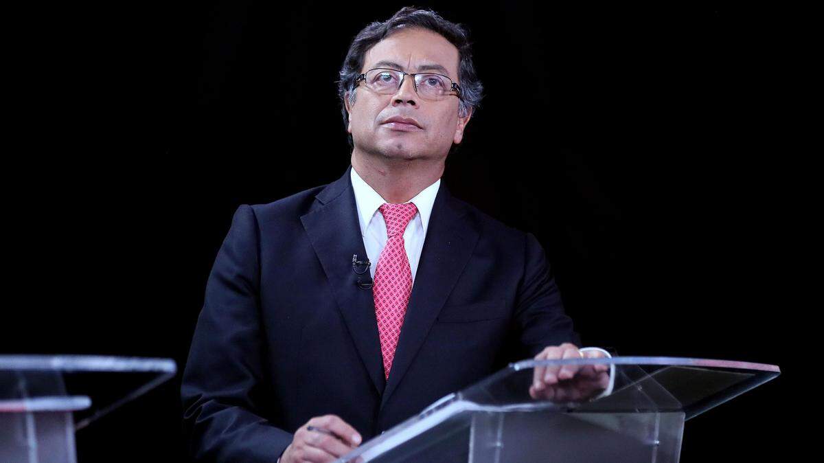 Gustavo Petro participa en un debate cuando era candidato presidencial, el 8 de mayo de 2018, en Bogotá.