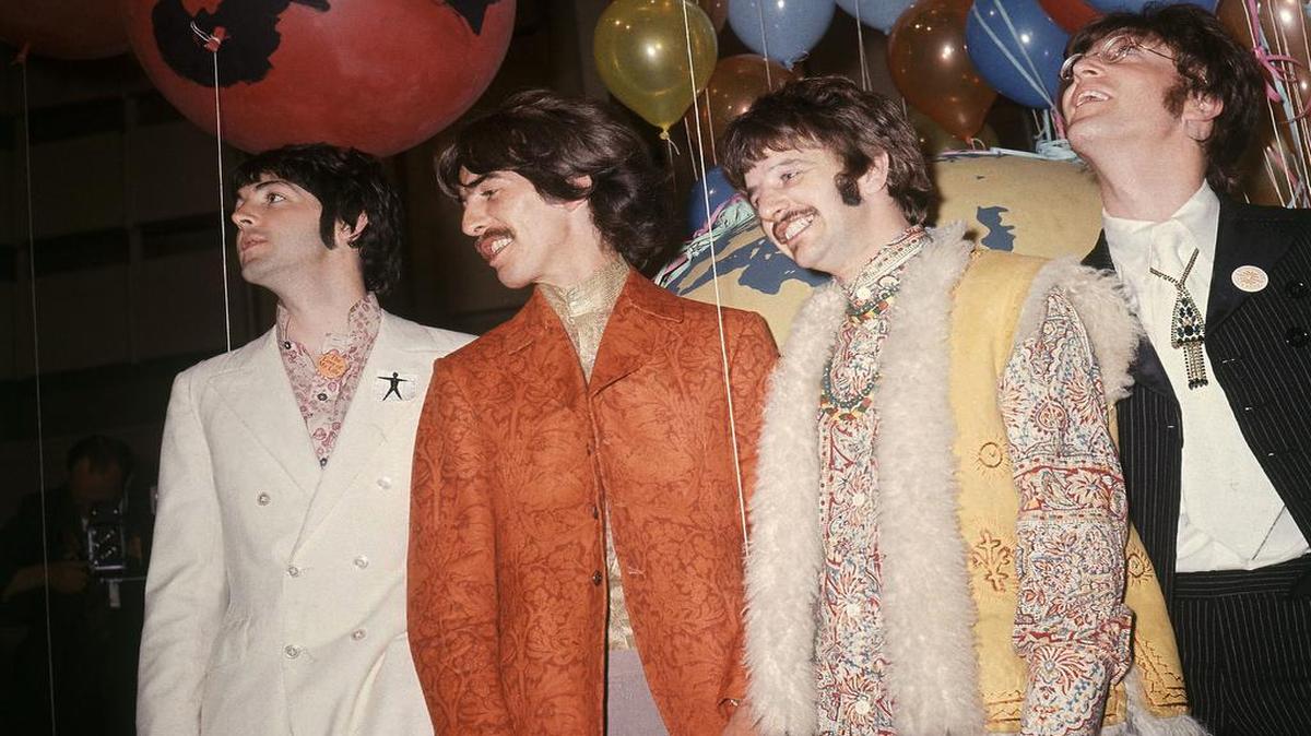 Los Beatles (desde la izquierda, Paul McCartney, George Harrison, Ringo Starr y John Lennon) ensayan para un programa en Londres, en 1967.