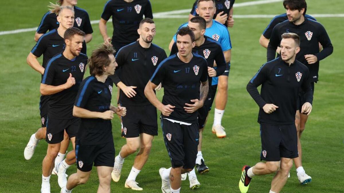 Jugadores del equipo de Croacia se entrenan en Moscú el 13 de julio. Croacia y Francia se enfrentan este domingo por el campeonato de la Copa Mundial.