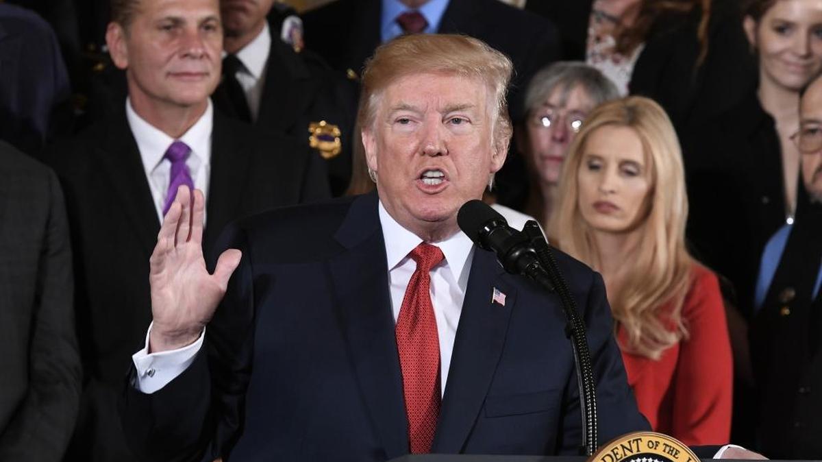 El presidente Donald Trump declaró la epidemia de los opioides una emergencia nacional de salud pública.