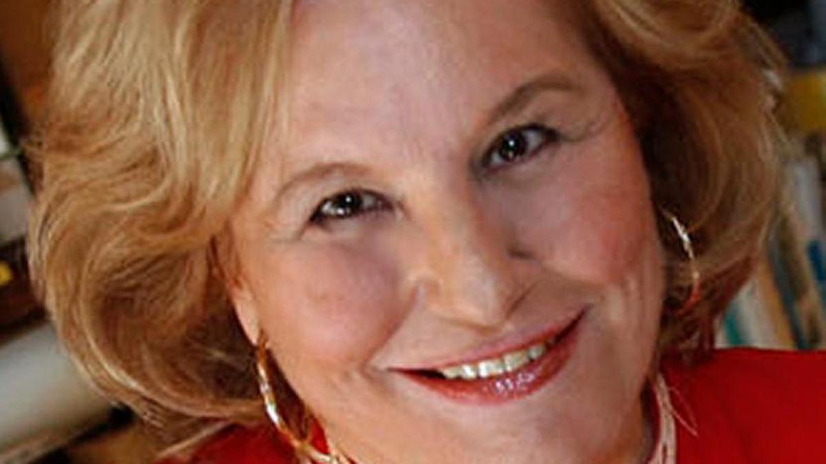 La periodista Olga Connor ha reunido en un libro entrevistas que ha hecho a escritores desde 1989 hasta el presente.