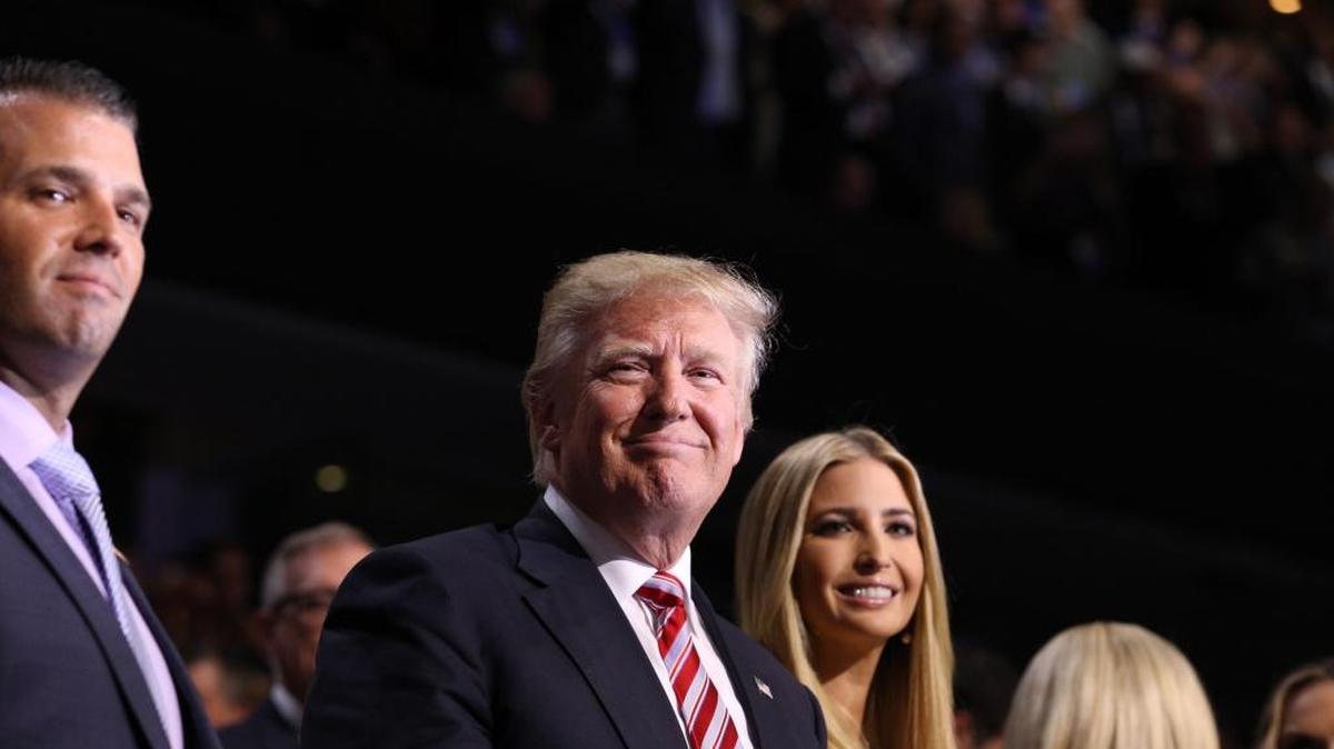 Donald Trump Jr., el presidente Donald Trump y su hija Ivanka Trump en la Convención Nacional Republicana en Cleveland, en julio del 2016.