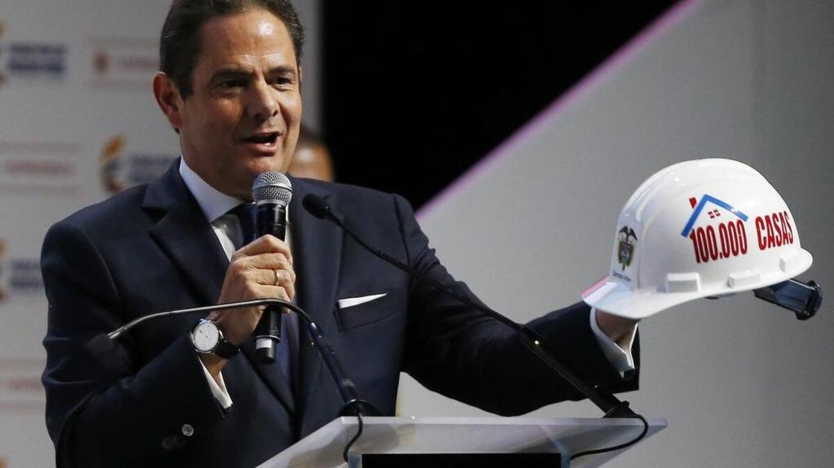 El ex vicepresidente colombiano Germán Vargas Lleras podría ser una excelente opción para la alcaldía de Bogotá, escribe la columnista María Clara Ospina. En la foto, Vargas Lleras presenta un informe anual en marzo del 2017.