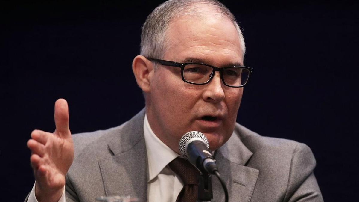 Scott Pruitt, director de la Agencia de Protección Ambiental, nombrado por el presidente Trump, no cree que la actividad humana sea causante del cambio climático.