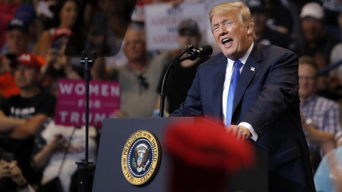 El presidente Donald Trump habla en una concentración política el jueves pasado en la Mohegan Sun Arena en Wilkes Barre, Pensilvania.