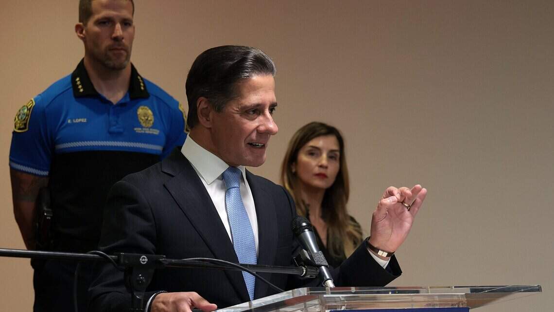 ‘Estoy desconsolada’: la comunidad lamenta la partida de Alberto Carvalho a Los Ángeles