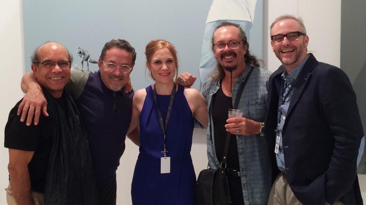 Los artistas José García Cordero, Edouard Duval Carriè, Katja Loher y José Bedia, junto al galerista Lyle O. Reitzel en su booth de Context Art Miami 2015