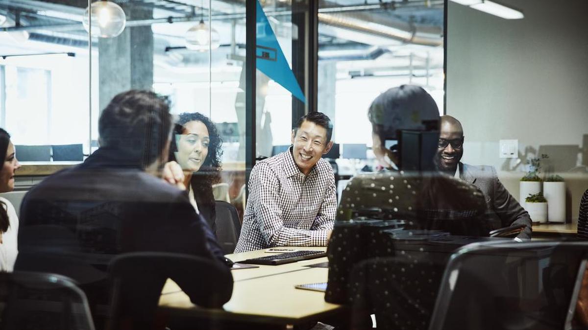 La diversidad es enriquecedora y tenemos que aprovecharla. Frente a las limitaciones de la uniformidad, un equipo multicultural aporta innovación, agilidad, creatividad, entre otras cualidades.