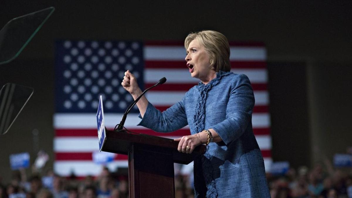 La candidata demócrata Hillary Clinton preside un acto de campaña en West Palm Beach, el martes pasado, después de ganar en todos los estados donde hubo primarias ese día, incluida la Florida.