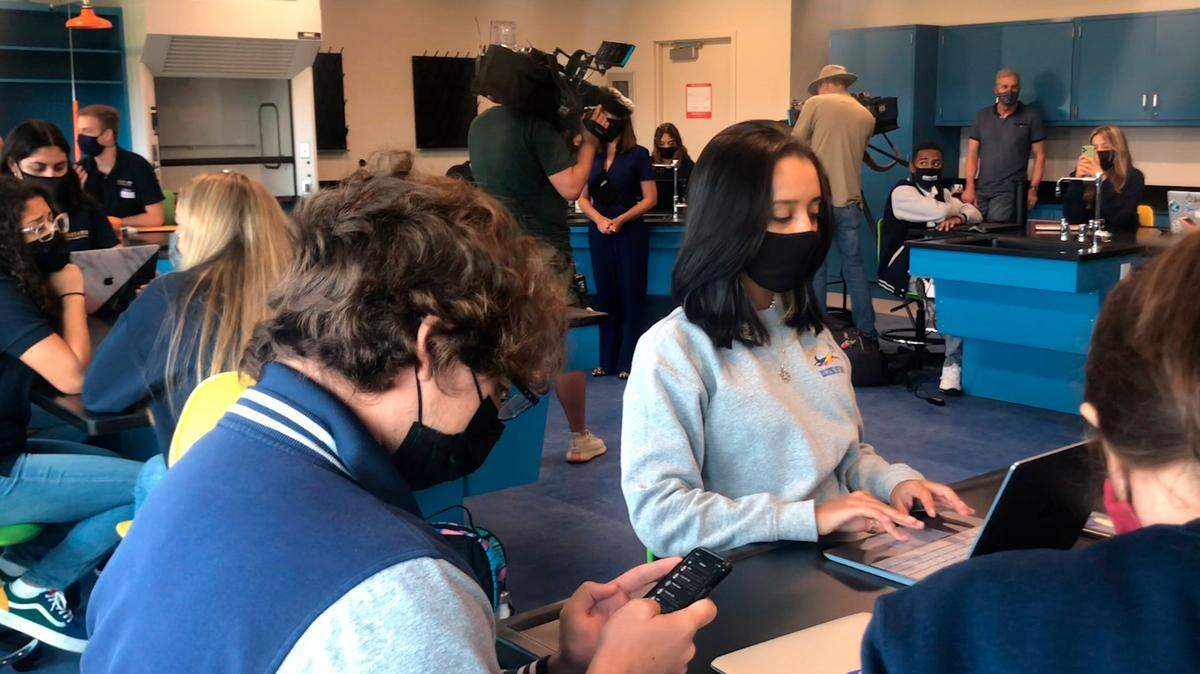 MAST@FIU Biscayne Bay honors anatomy and physiology students attend class while members of the media toured the school with Superintendent Alberto Carvalho to welcome them back to on-site learning during his school tours from August 21 - 23rd as the District geared up for the first day of school on Monday, August 23, 2021.