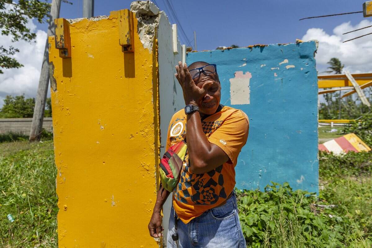 El huracán María destruyó el puesto de comida de José Luis Aponte Cruz, de 52 años, en la comunidad de Punta Santiago en Humanacao, Puerto Rico. Ha pasado un año y no ha podido reconstruir su pequeño negocio.