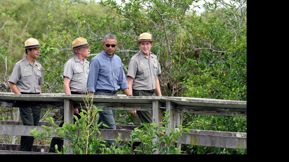 
El presidente Barack Obama recorre el Parque Nacional de los Everglades el pasado 22 de abril, Día de la Tierra. Obama habló sobre la amenaza del cambio climático a la economía nacional.
