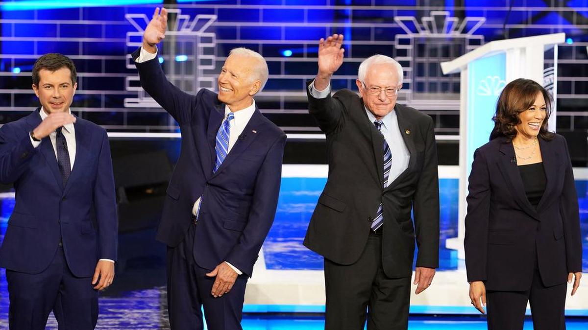Cuatro de los 10 candidatos demócratas que tomaron parte en el debate del jueves, 27 de junio de 2019, en Miami: Pete Buttigieg, Joe Biden, Bernie Sanders y Kamala Harris.
