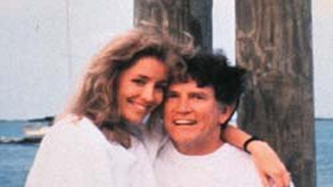 El senador Gary Hart y la actriz Donna Rice.