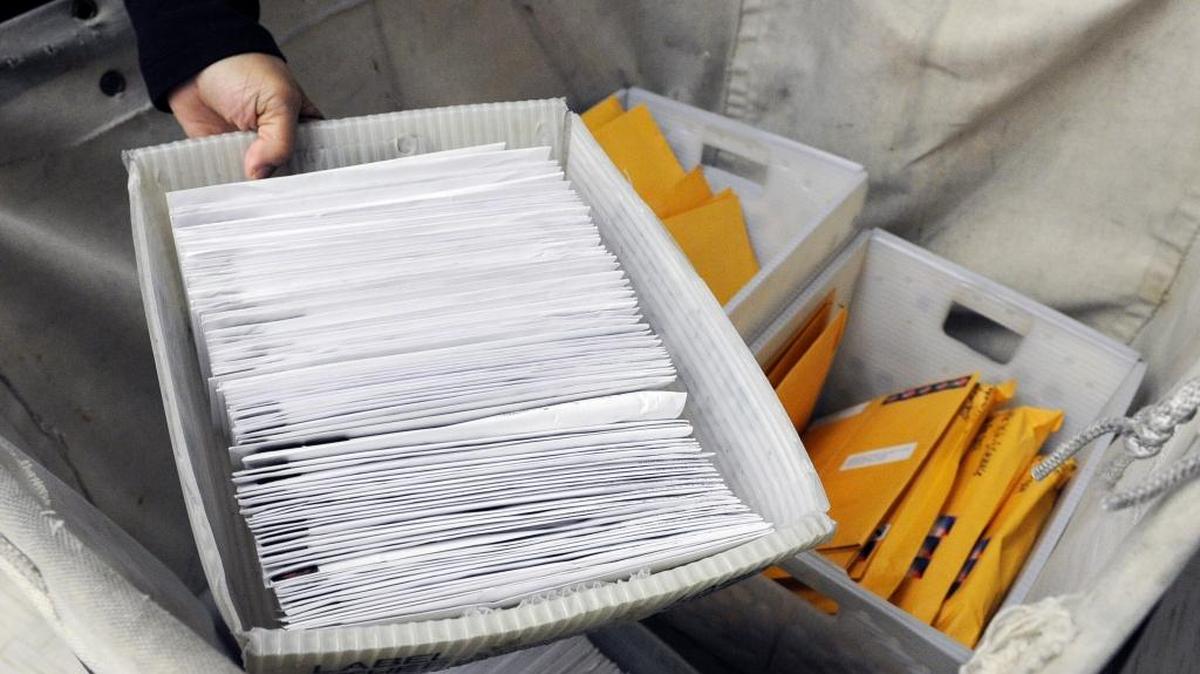 El correo está cargado de peticiones para contribuir con diferentes causas.