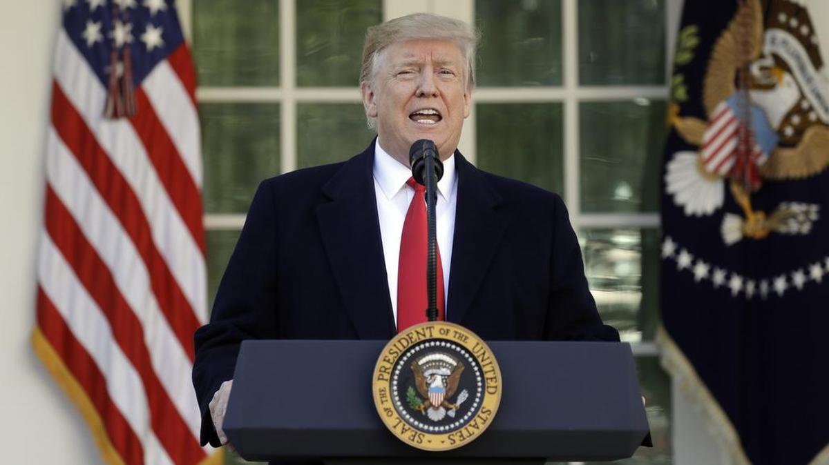 El presidente Donald Trump anuncia que se logrgó a un acuerdo para terminar el cierre parcial del gobierno federal, el viernes desde la Casa Blanca.