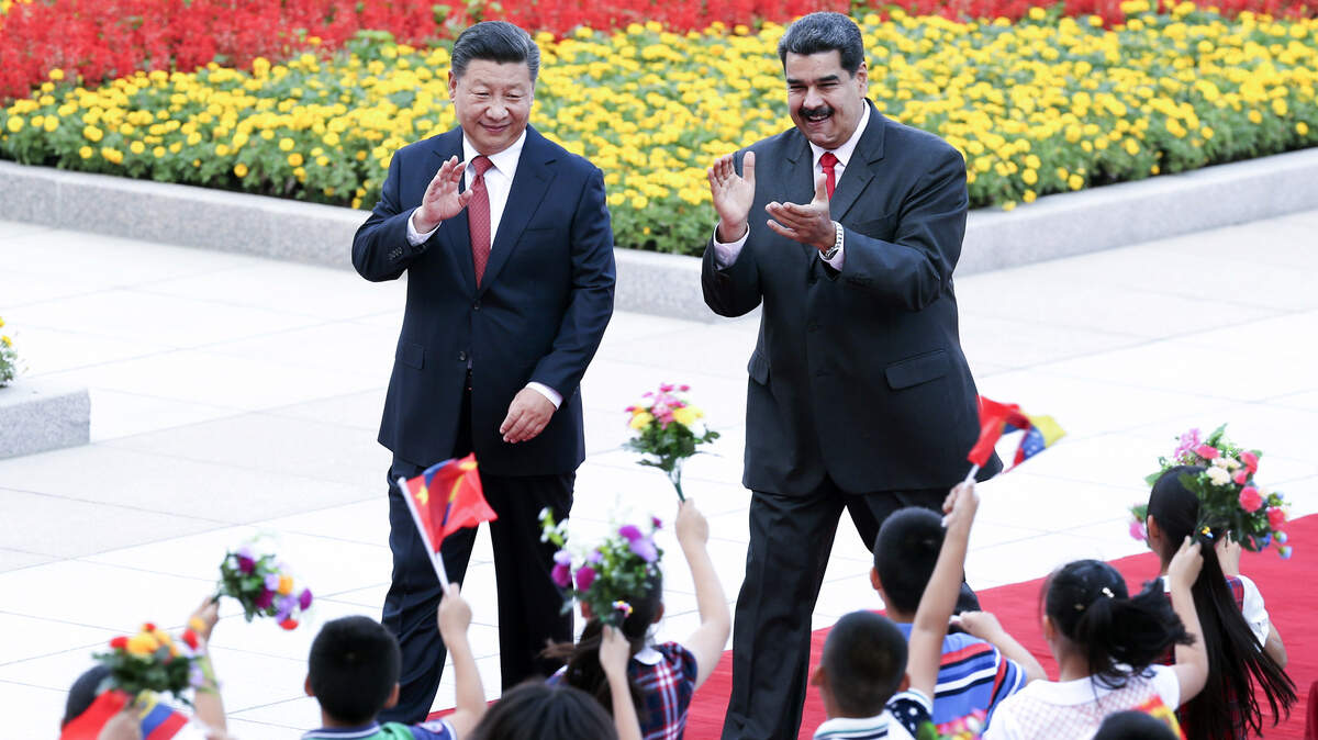 El presidente de China, Xi Jinping, recibe al gobernante venezolano Nicolás Maduro, el 14 de septiembre del 2018, en Pekín.
