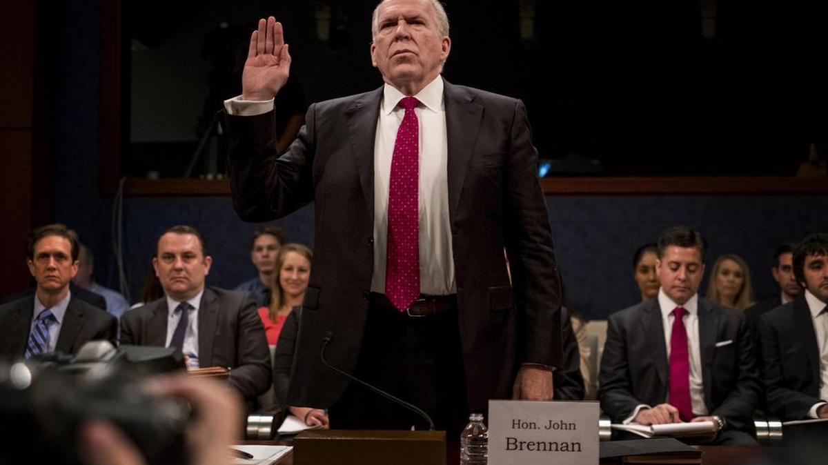 El ex director de la CIA John Brennan testifica ante el Comité de Inteligencia de la Cámara de Representantes en Washington.