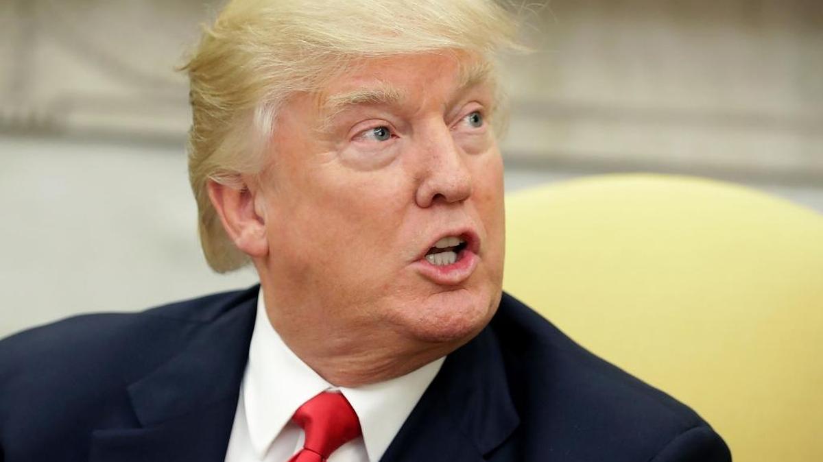 El presidente Donald Trump en una reunión con el primer Ministro de Dinamarca, Lars Lokke Rasmussen, en la oficina Oval de la Casa Blanca, el 30 de marzo.