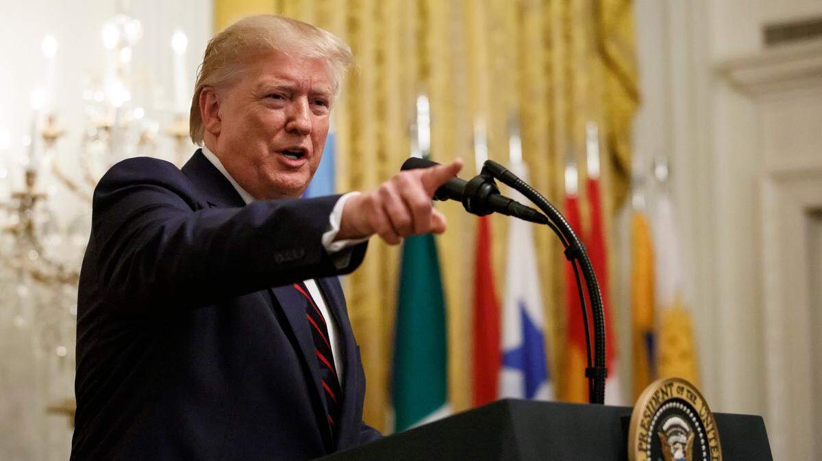 El presidente Donald Trump da el discurso de honor durante la Recepción por el Mes de la Herencia Hispana, el viernes 27 de septiembre de 2019, en la Casa Blanca en Washington. 