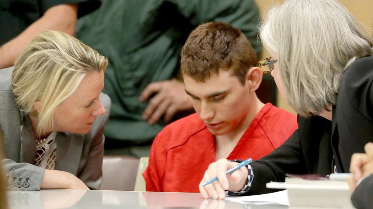 Nikolas Cruz, el autor de la matanza en una escuela de Broward, comparece ante el tribunal de circuito el 19 de febrero.