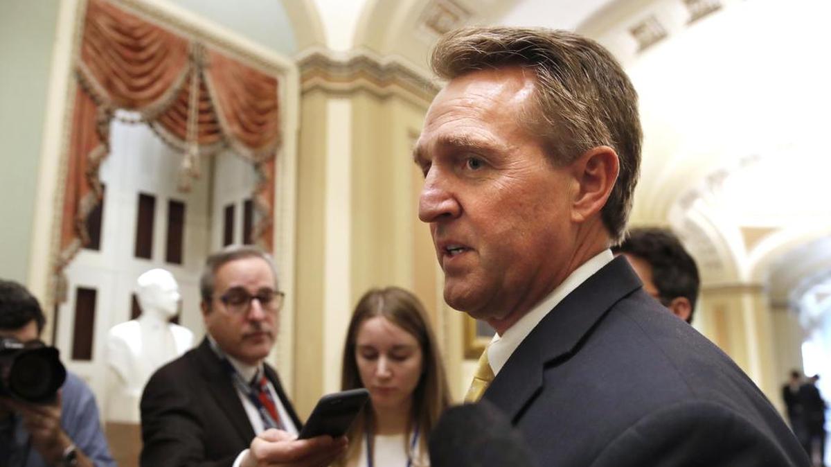El senador Jeff Flake, republicano por Arizona, está a favor de levantar el embargo a Cuba.