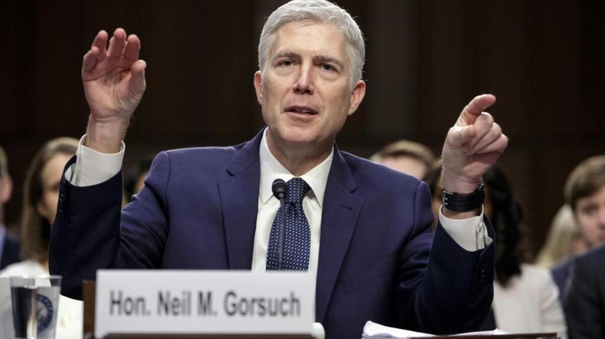 El juez Neil Gorsuch, nominado por el presidente Trump al Tribunal Supremo, declara ante el Congreso en Washington el 22 de marzo.