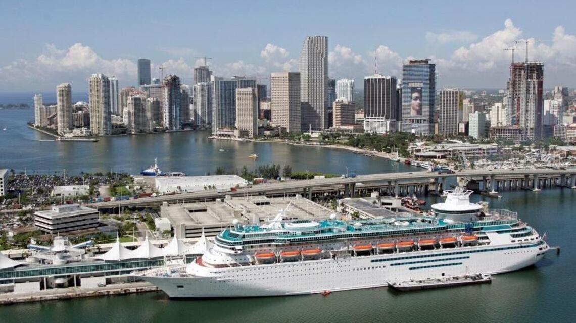 Una década defendiendo al pueblo de Miami con la espada de la palabra
