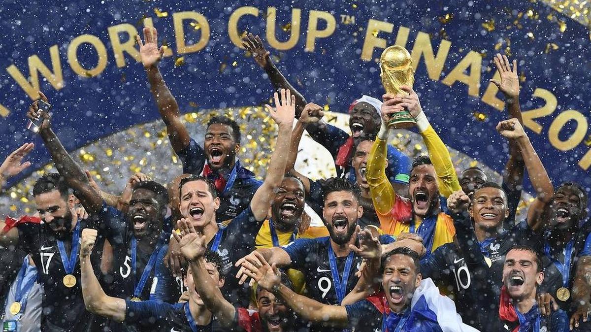 Los jugadores de Francia celebran el triunfo ante Croacia en la final del Mundial, celebrada el 15 de julio de 2018 en Moscú.
