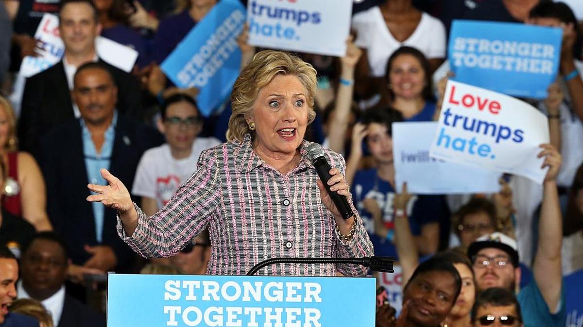 La candidata demócrata Hillary Clinton se dirige a sus simpatizantes en un acto realizado en Coral Springs el 30 de septiembre.