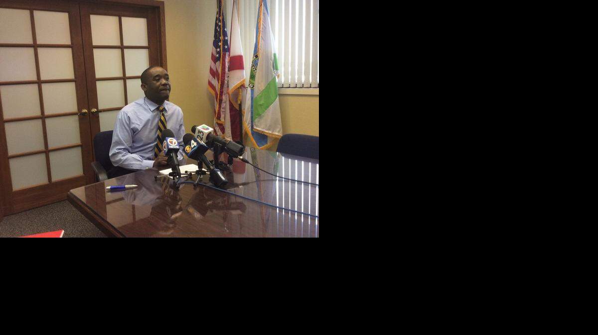 
Jean Monestime, nacido en Haití, fue elegido presidente de la Comisión del Condado de Miami-Dade.
