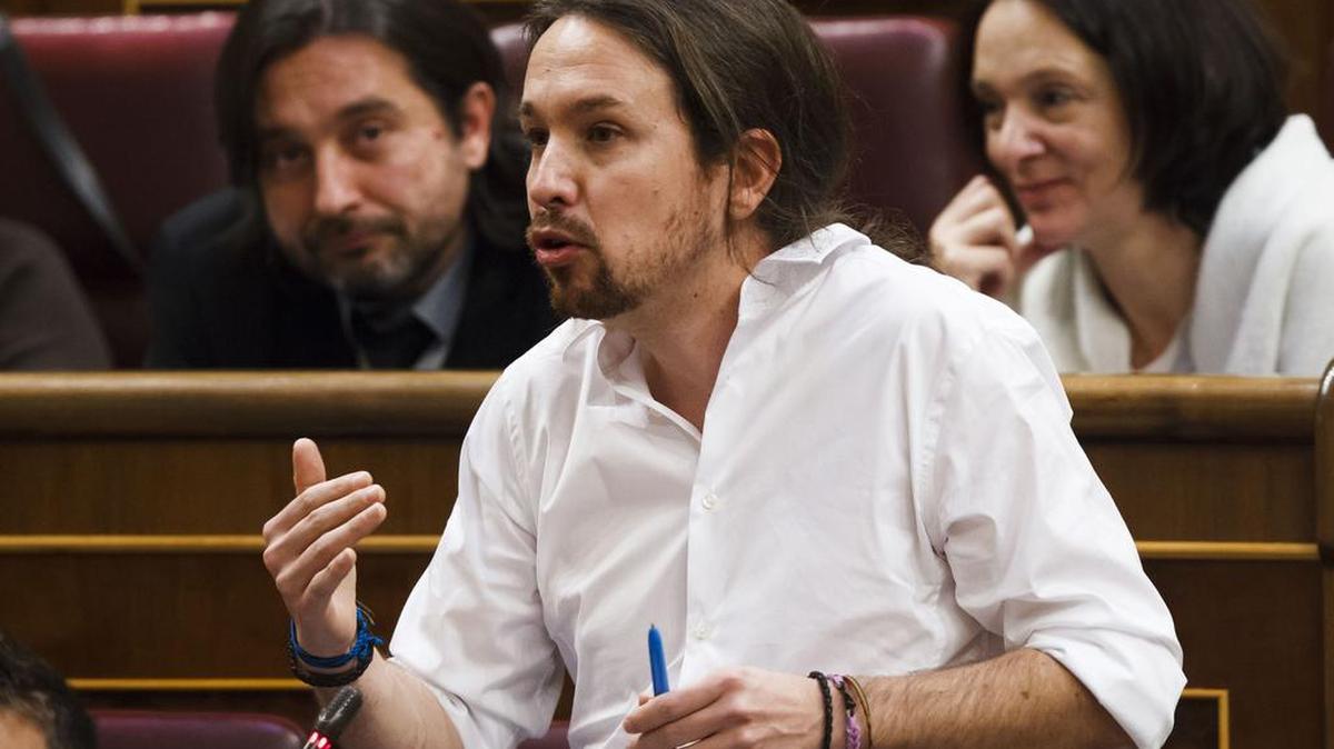 Pablo Iglesias, líder del partido izquierdista español Podemos, participa en un debate del Parlamento en Madrid, en marzo.