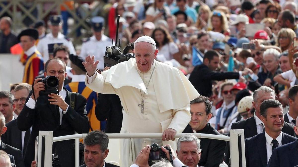 
El papa Francisco anunció recientemente que la Iglesia está facilitando los trámites para la anulación matrimonial.
