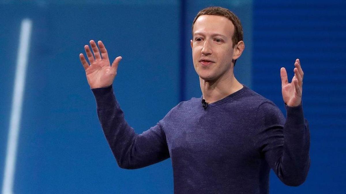 Mark Zuckerberg ha tenido dificultades para explicar por qué Facebook permite en su plataforma información controversial como la negación del Holocausto.