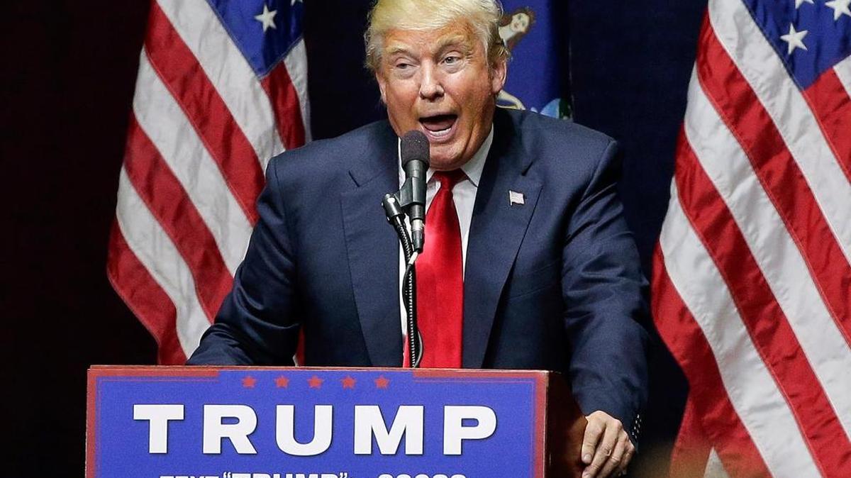 El candidato republicano Donald Trump habla en un acto de campaña el miércoles pasado en Bethpage, en el estado de Nueva York.