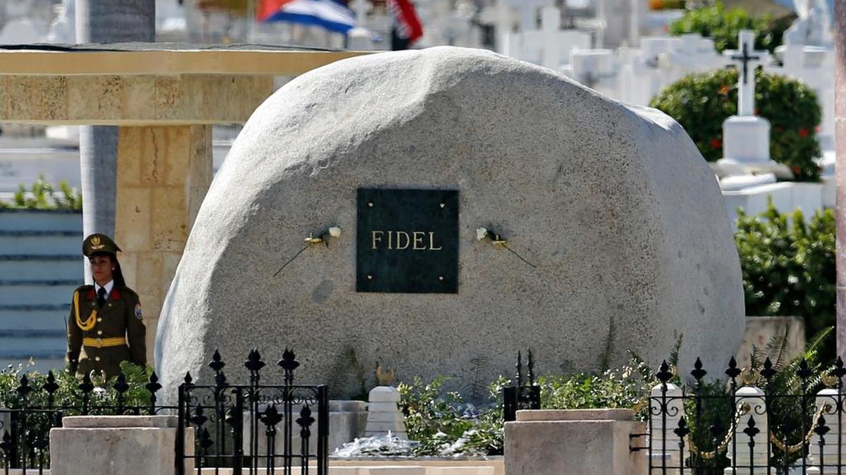 La tumba de Fidel Castro en el cementerio de Santa Ifigenia, en Santiago de Cuba.