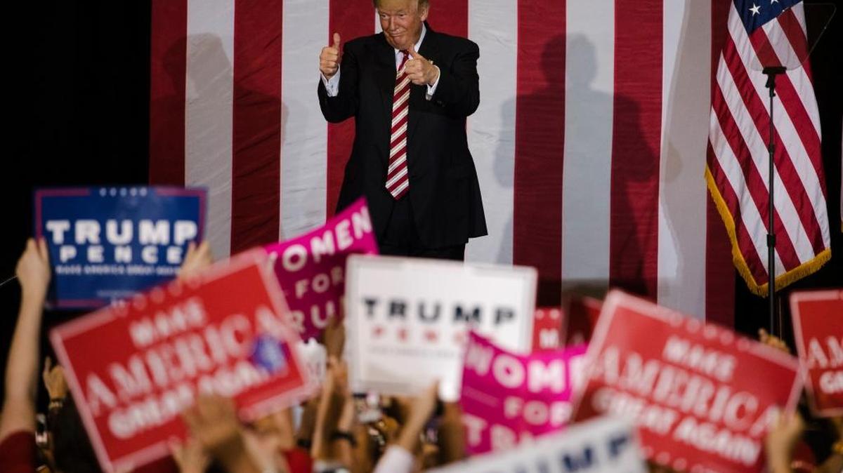 El candidato presidencial republicano, Donald Trump, en un evento de campaña en el Centro Ecuestre de Jacksonville, en Florida, el jueves 3.