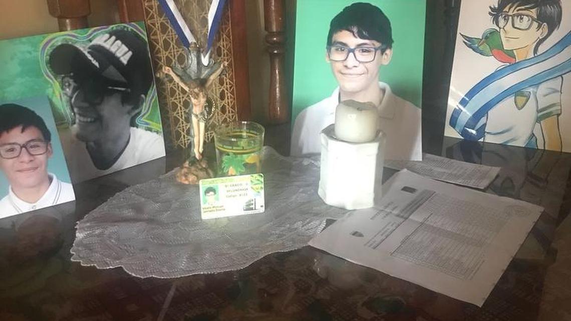 La casa de Álvaro Conrado, el niño de 15 años asesinado de un disparo durante las protestas estudiantiles en Managua, se ha llenado de homenajes a su memoria.