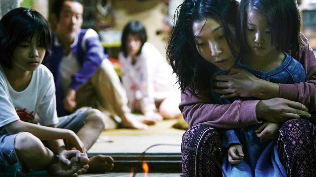 Una escena de la película “Shoplifters” del director japonés Hirokazu Kore-eda.