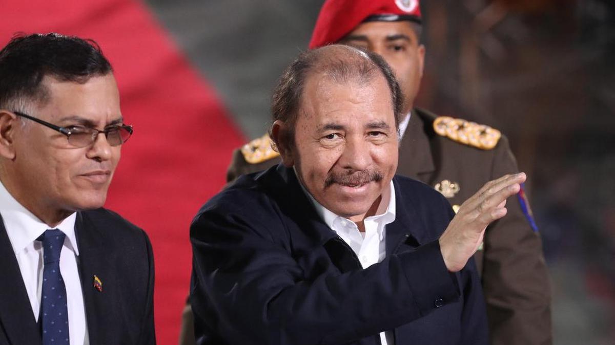 El presidente de Nicaragua, Daniel Ortega, llega a la ceremonia de investidura del presidente de Venezuela, Nicolás Maduro, el 10 de enero de 2019, en Caracas.