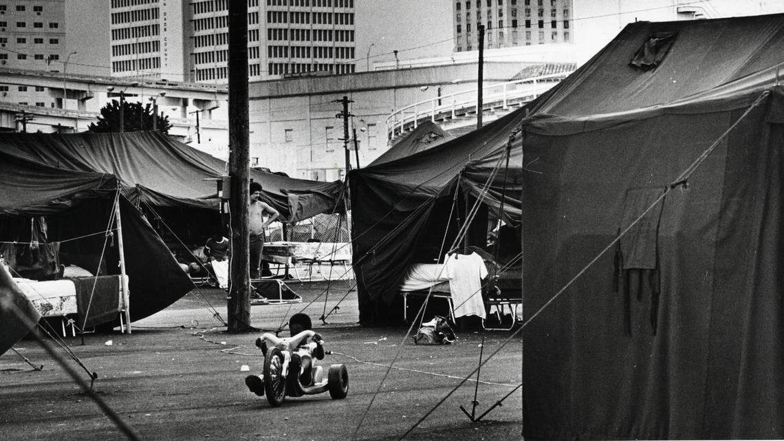 El pasado inmigrante de Miami-Dade: De la ciudad de carpas del Mariel a Alligator Alcatraz | Opinión