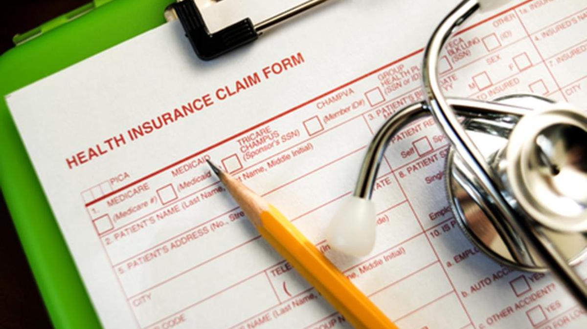 Los republicanos eliminaron la obligación de comprar seguro médico, uno de los puntos del Obamacare.