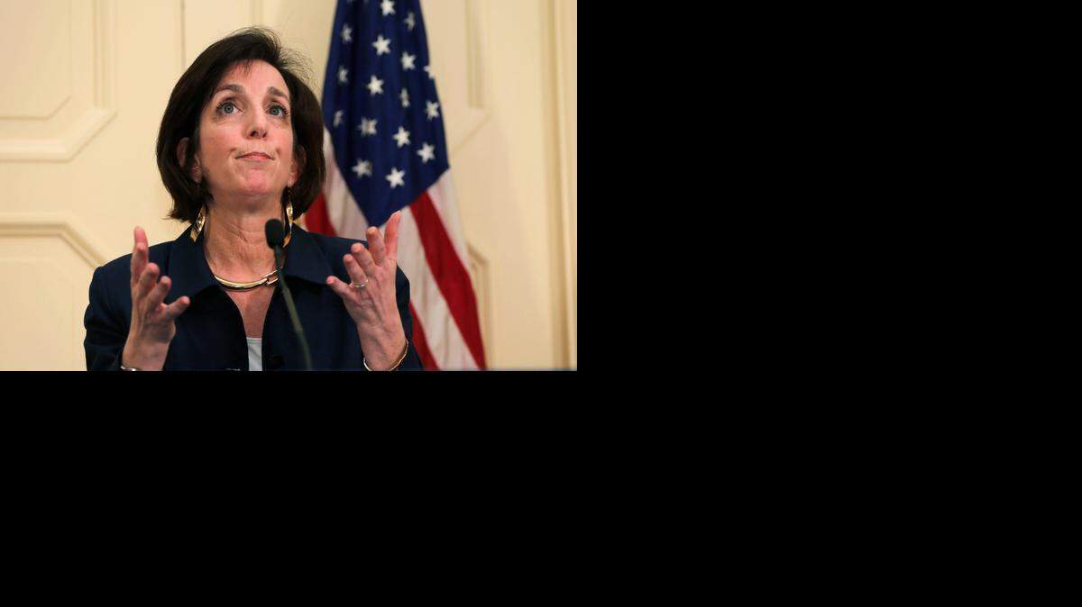 
Roberta S. Jacobson, subsecretaria de Estado para el Hemisferio Occidental, habla con la prensa en La Habana.
