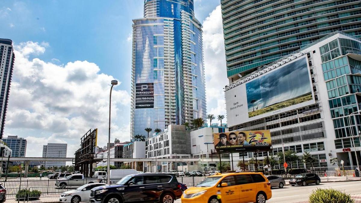Vista del Paramount World Center en downtown Miami.