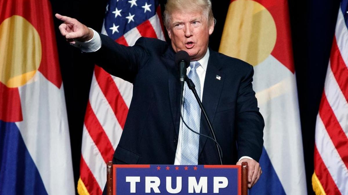 El candidato republicano Donald Trump dijo que su invitación a Rusia a espiar correos electrónicos de Hillary Clinton era un sarcasmo.