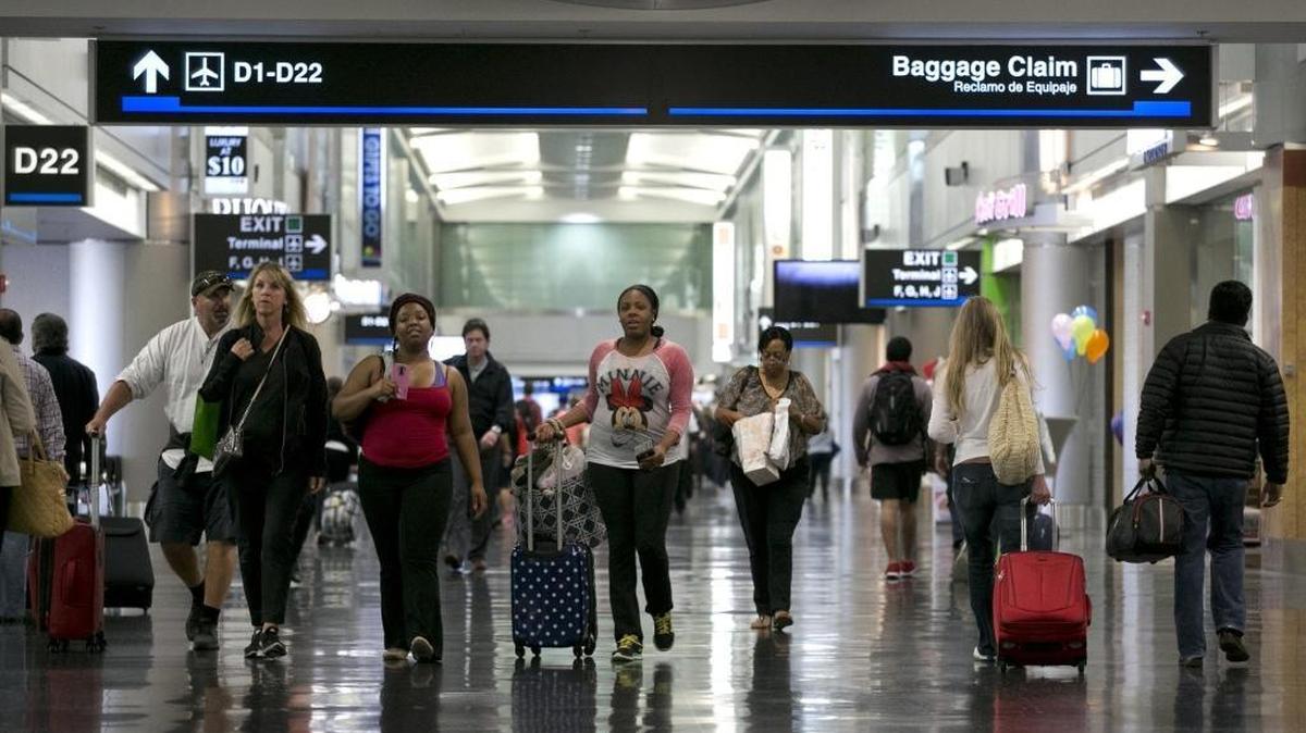 Muchos venezolanos que dijeron a los funcionarios de inmigración en el Aeropuerto de Miami que sentían miedo en su país fueron enviados a centros de detención de inmigrantes en la Florida.
