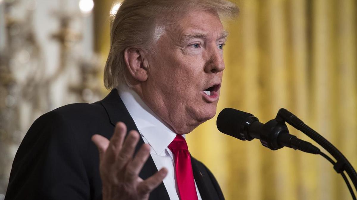 El presidente Donald Trump ha llamado a la prensa “medios de noticias falsas”.