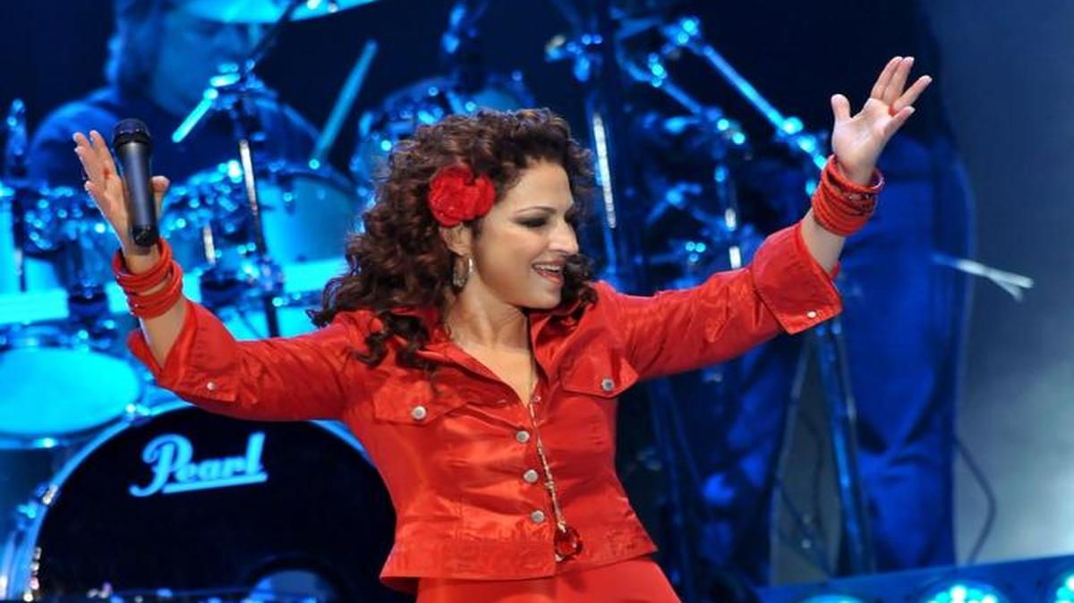 La cantante Gloria Estefan ha sido homenajeada con el premio del Centro Kennedy.
