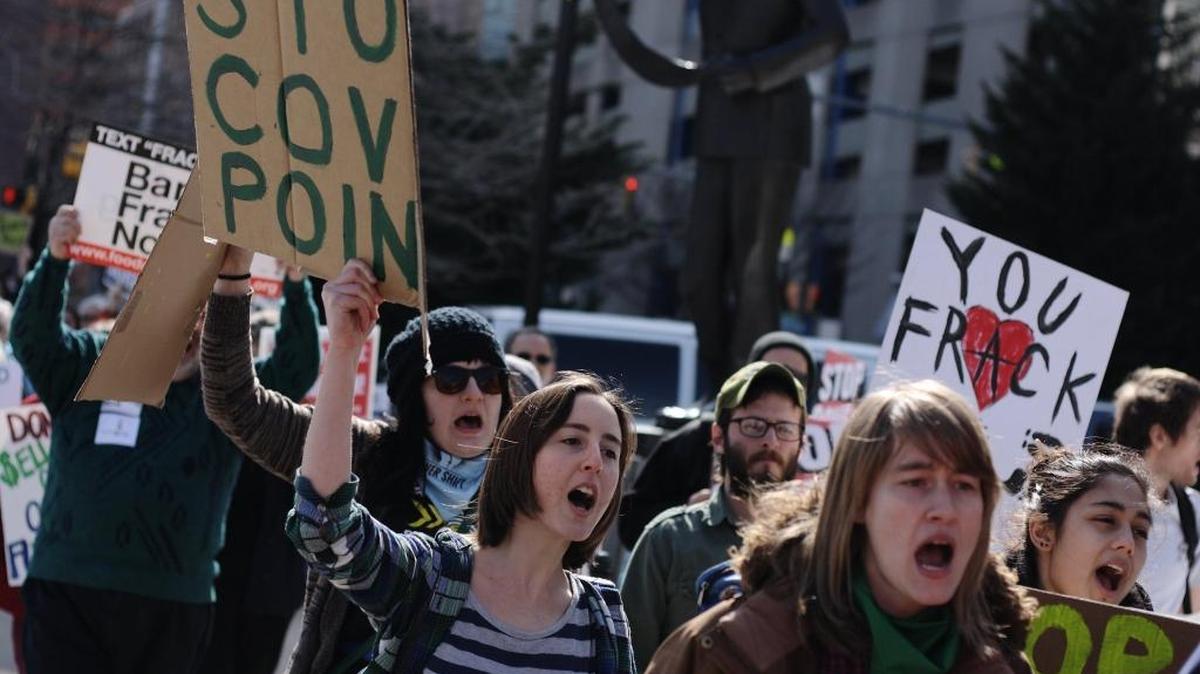 Manifestantes protestan en Baltimore contra la técnica de fracturación hidráulica, en febrero del 2014.