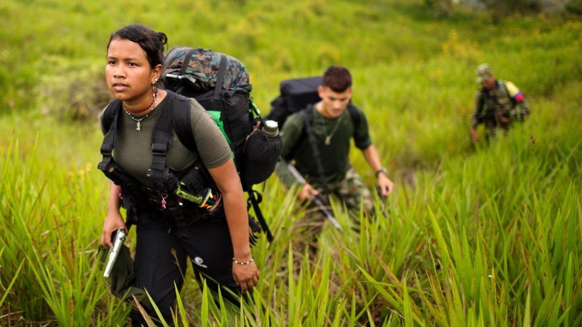 Gisell, de 18 años, en ruta hacia un campamento de las FARC en Antioquia, en enero.